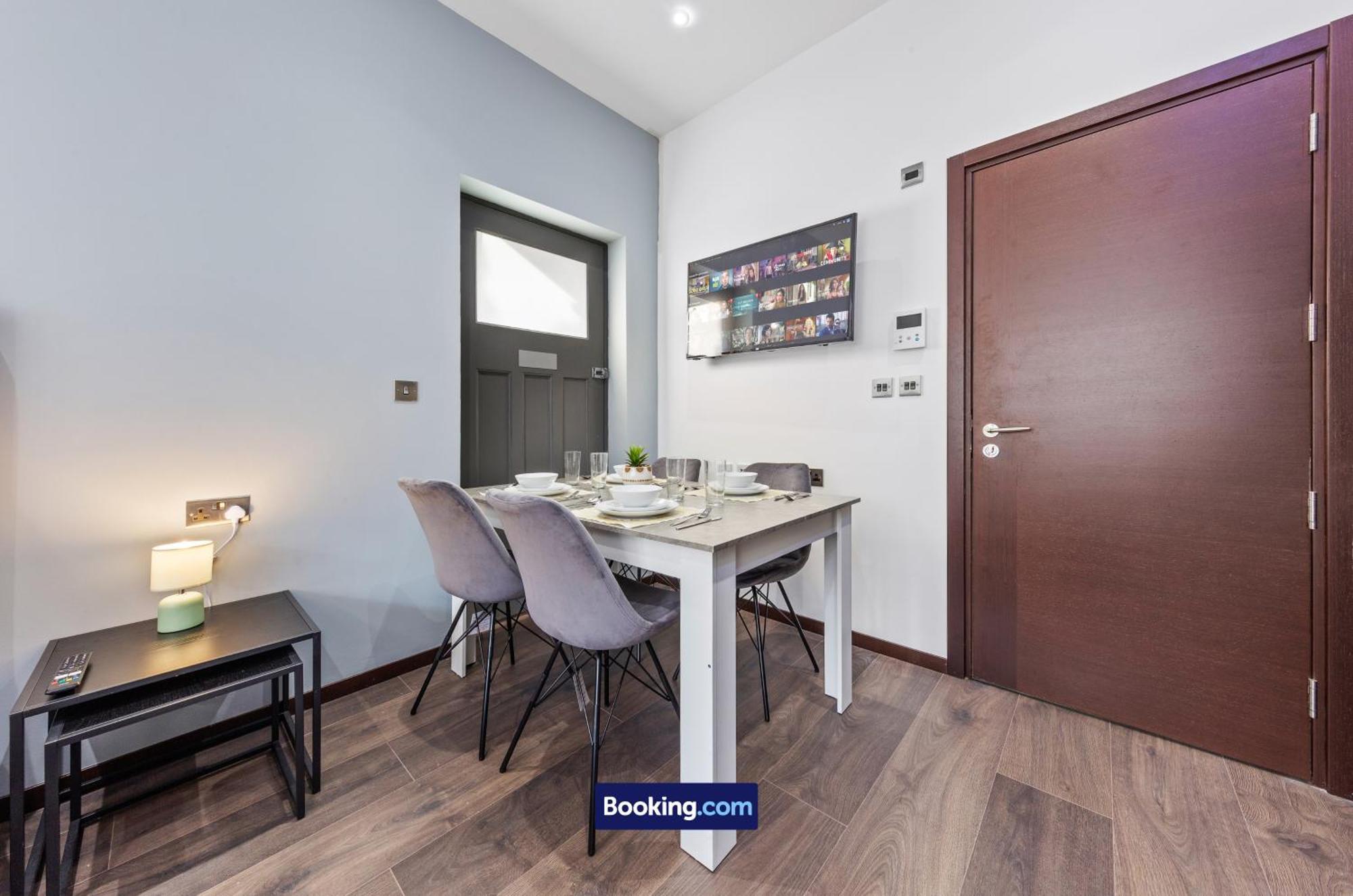 Stylish Studio Apt By Stay Smart Short Lets & Serviced Accommodation Woodstock With Free Wifi Лондон Экстерьер фото