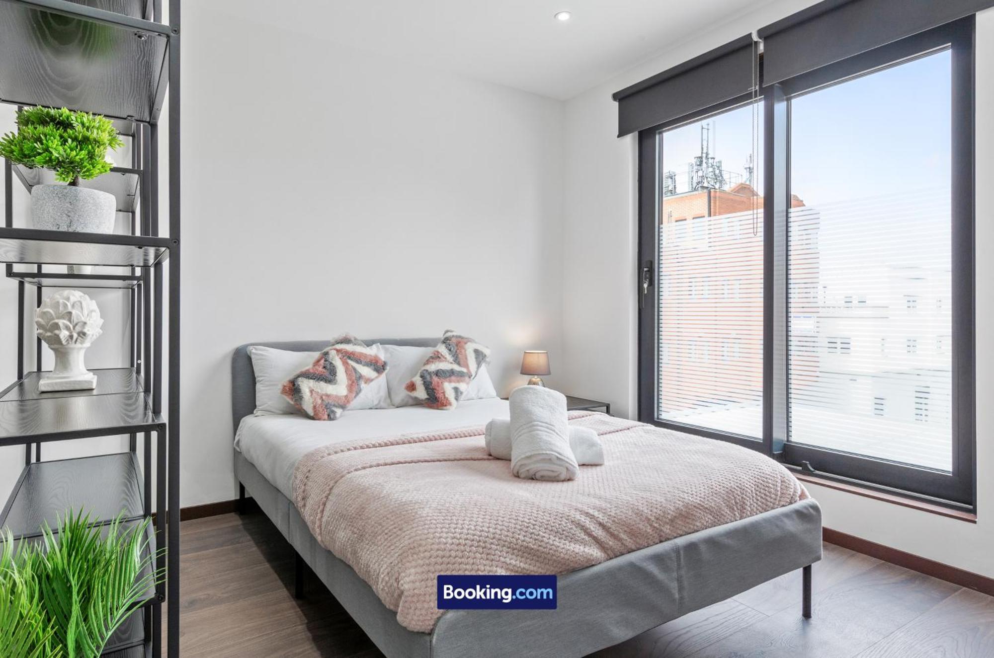 Stylish Studio Apt By Stay Smart Short Lets & Serviced Accommodation Woodstock With Free Wifi Лондон Экстерьер фото