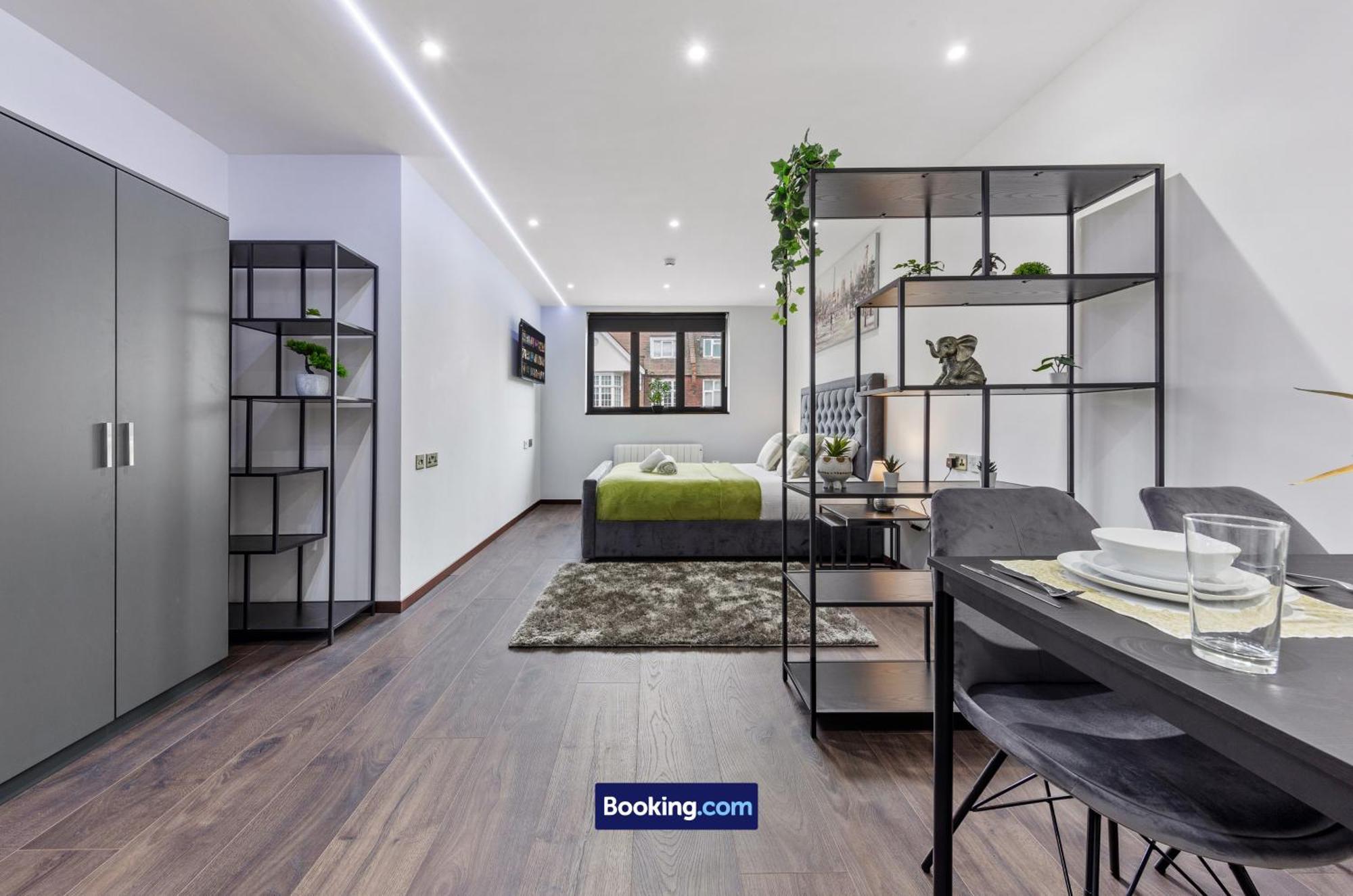 Stylish Studio Apt By Stay Smart Short Lets & Serviced Accommodation Woodstock With Free Wifi Лондон Экстерьер фото